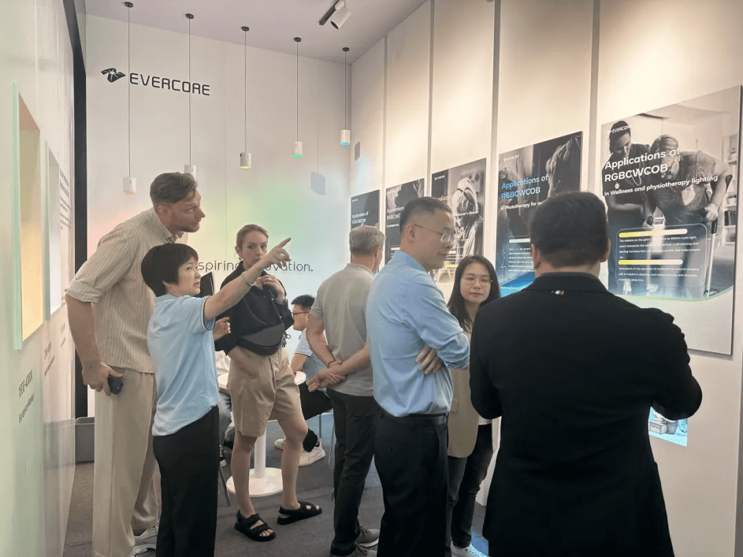 Gathering in Hong Kong·Excellent look back